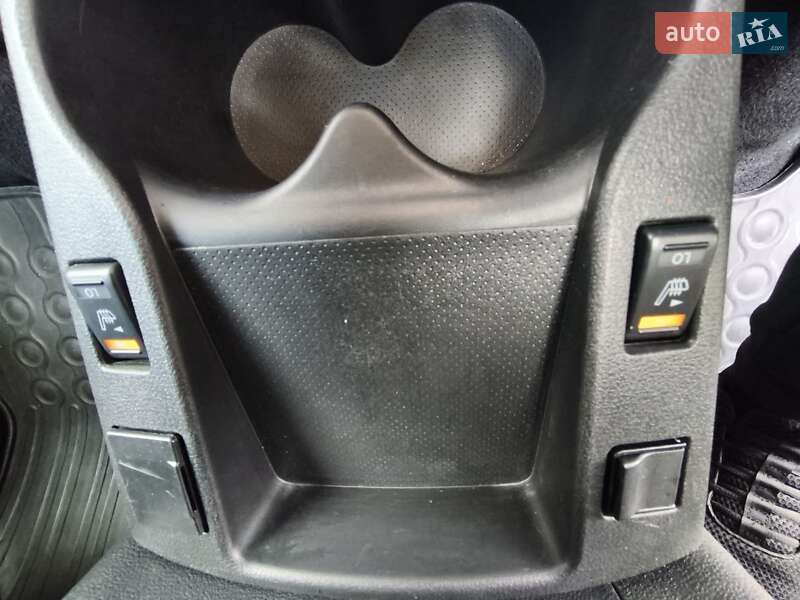 Хэтчбек Nissan Leaf 2014 в Луцке фото 25 Хэтчбек Nissan Leaf 2014 в Луцке