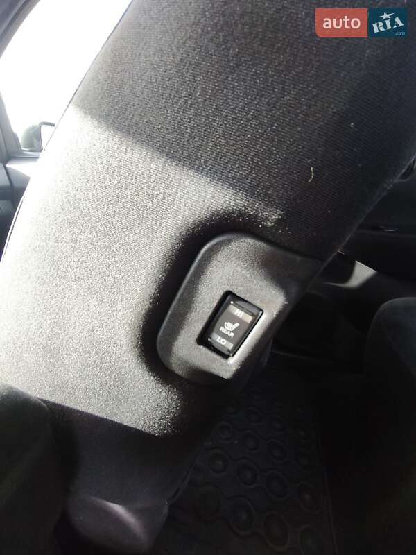 Хэтчбек Nissan Leaf 2014 в Луцке фото 40 Хэтчбек Nissan Leaf 2014 в Луцке