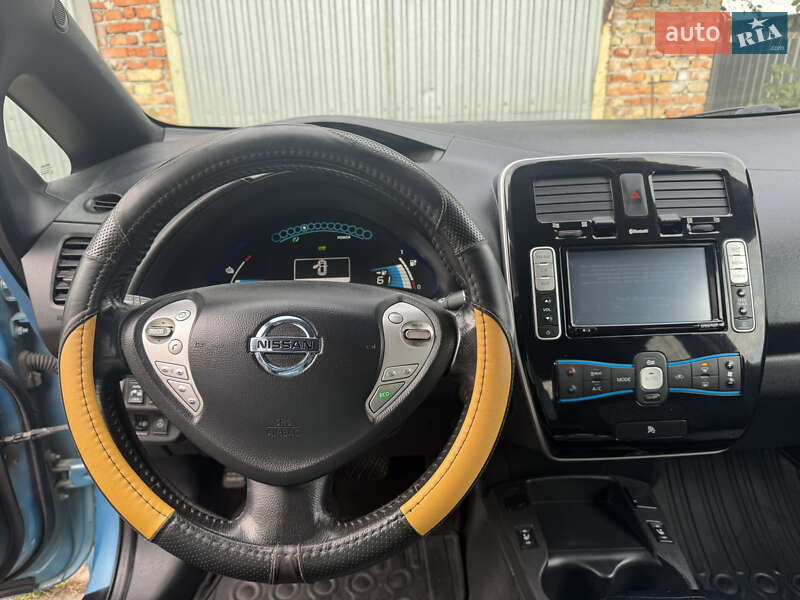 Хэтчбек Nissan Leaf 2015 в Золочеве