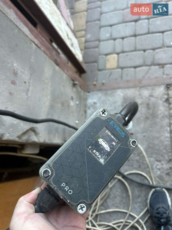 Хэтчбек Nissan Leaf 2016 в Николаеве