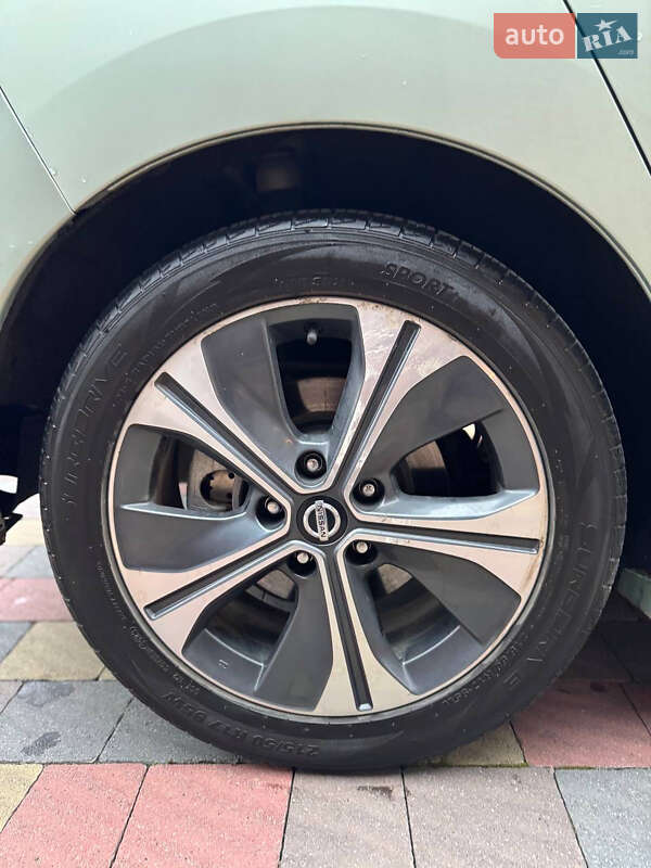 Хэтчбек Nissan Leaf 2018 в Луцке