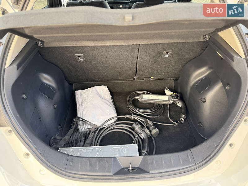 Хэтчбек Nissan Leaf 2020 в Хмельницком