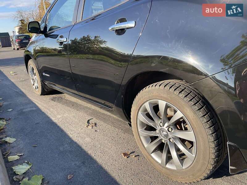 Хэтчбек Nissan Leaf 2014 в Киеве