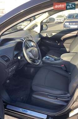 Хетчбек Nissan Leaf 2014 в  фото 21 Хетчбек Nissan Leaf 2014 в