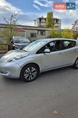Хэтчбек Nissan Leaf 2015 в Днепре Хэтчбек Nissan Leaf 2015 в Днепре