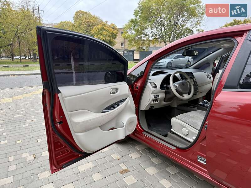 Хэтчбек Nissan Leaf 2012 в Одессе фото 29 Хэтчбек Nissan Leaf 2012 в Одессе