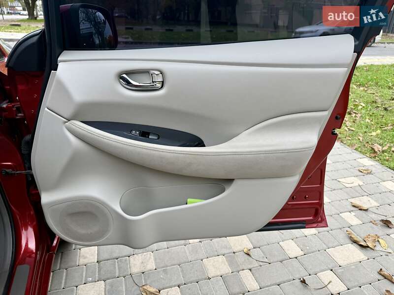 Хэтчбек Nissan Leaf 2012 в Одессе фото 40 Хэтчбек Nissan Leaf 2012 в Одессе