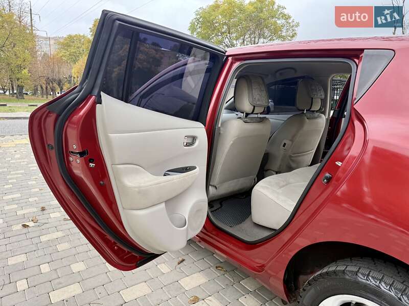 Хэтчбек Nissan Leaf 2012 в Одессе фото 63 Хэтчбек Nissan Leaf 2012 в Одессе