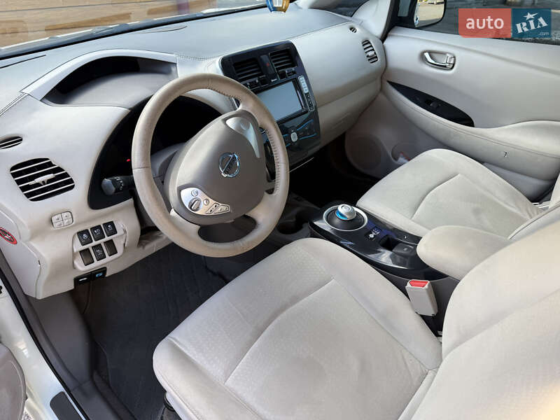Хэтчбек Nissan Leaf 2012 в Черновцах фото 5 Хэтчбек Nissan Leaf 2012 в Черновцах