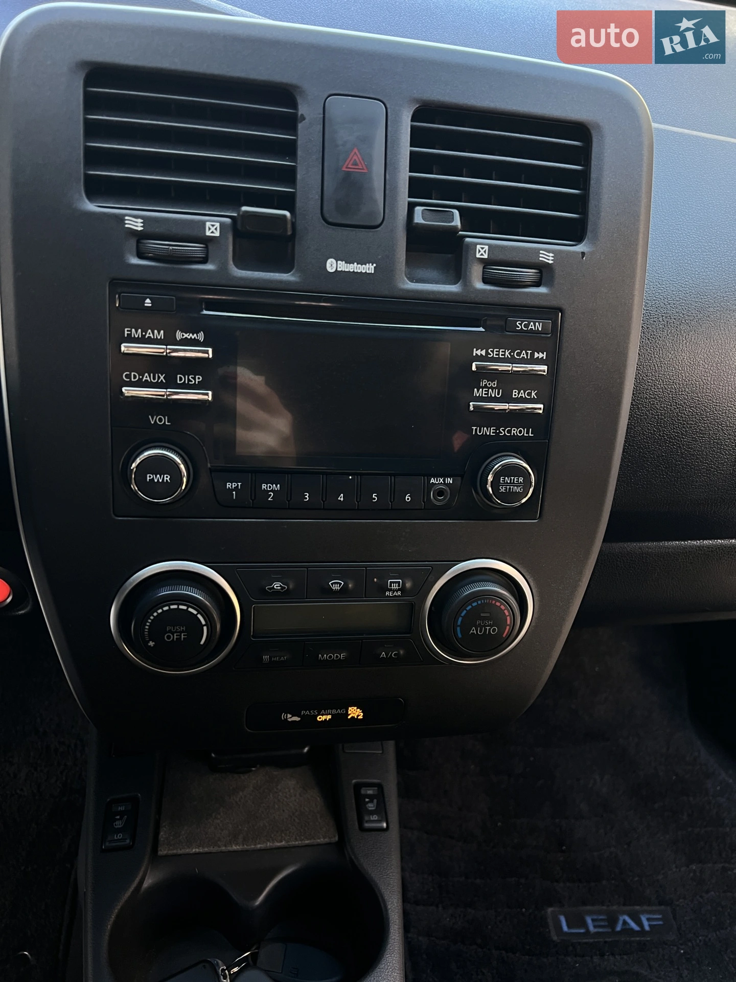 2014 Nissan Leaf - мініатюра 12
