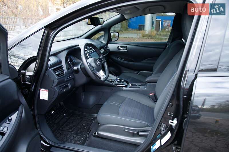 Хетчбек Nissan Leaf 2023 в Бердичеві