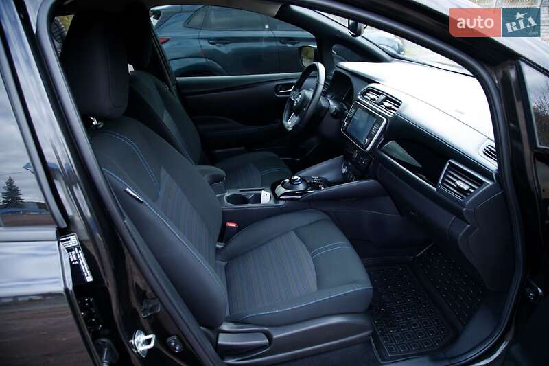 Хетчбек Nissan Leaf 2023 в Бердичеві