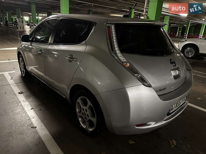 Хэтчбек Nissan Leaf 2011 в Киеве