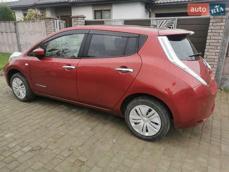Хэтчбек Nissan Leaf 2016 в Фастове