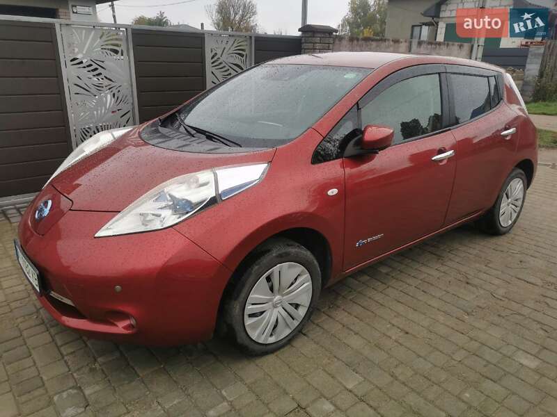 Хэтчбек Nissan Leaf 2016 в Фастове