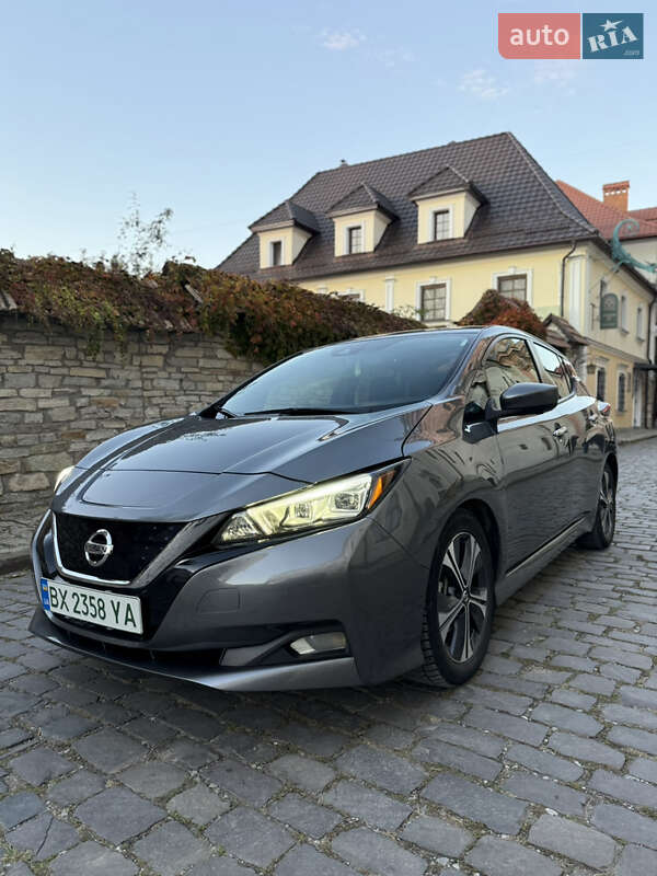 Хэтчбек Nissan Leaf 2020 в Каменец-Подольском