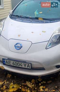 Хетчбек Nissan Leaf 2013 в Дніпрі