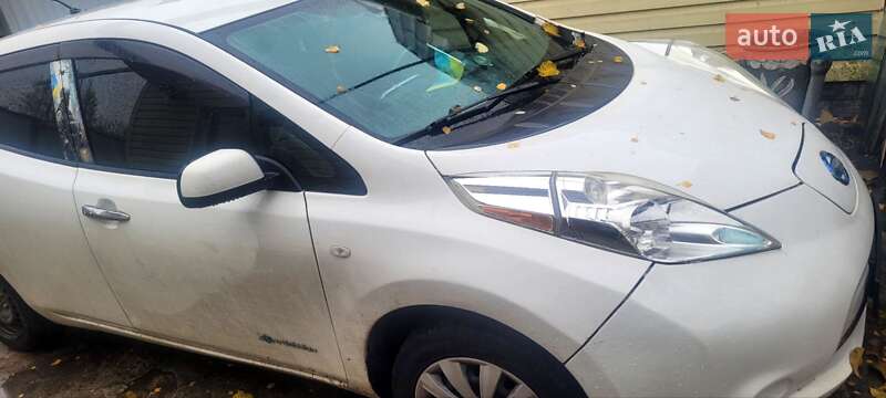 Хэтчбек Nissan Leaf 2013 в Днепре