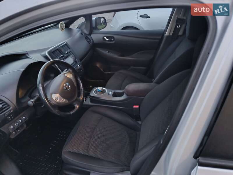 Хетчбек Nissan Leaf 2013 в Житомирі