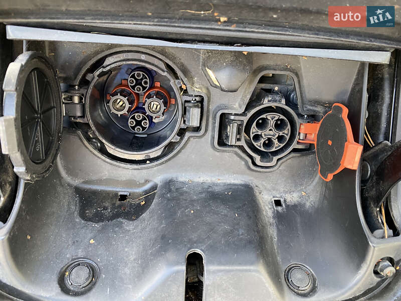 Хэтчбек Nissan Leaf 2013 в Черновцах фото 12 Хэтчбек Nissan Leaf 2013 в Черновцах