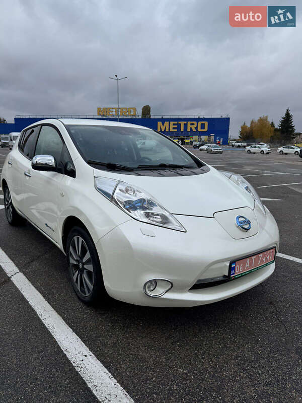 Хэтчбек Nissan Leaf 2015 в Житомире фото 10 Хэтчбек Nissan Leaf 2015 в Житомире