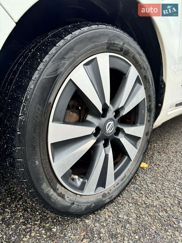 Хэтчбек Nissan Leaf 2015 в Житомире фото 12 Хэтчбек Nissan Leaf 2015 в Житомире