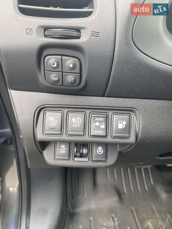 Хэтчбек Nissan Leaf 2014 в Ровно фото 14 Хэтчбек Nissan Leaf 2014 в Ровно