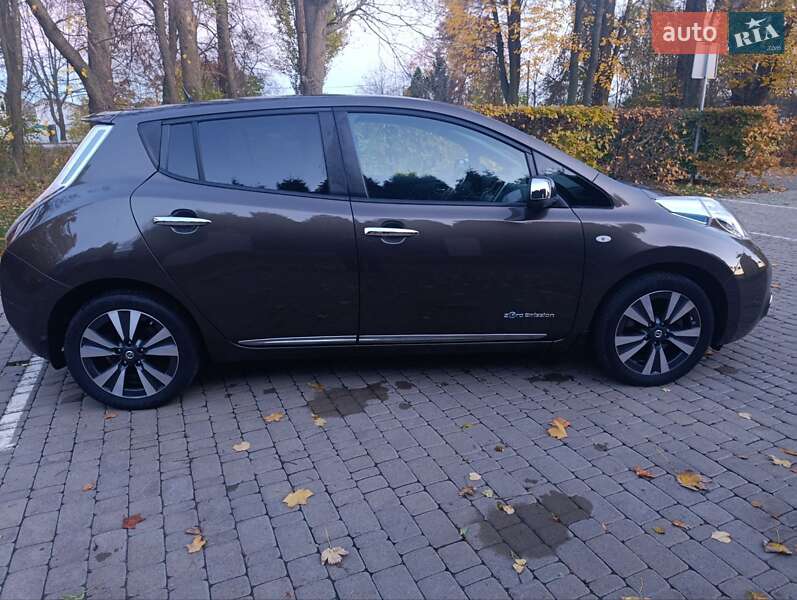 Хэтчбек Nissan Leaf 2016 в Киеве фото 24 Хэтчбек Nissan Leaf 2016 в Киеве