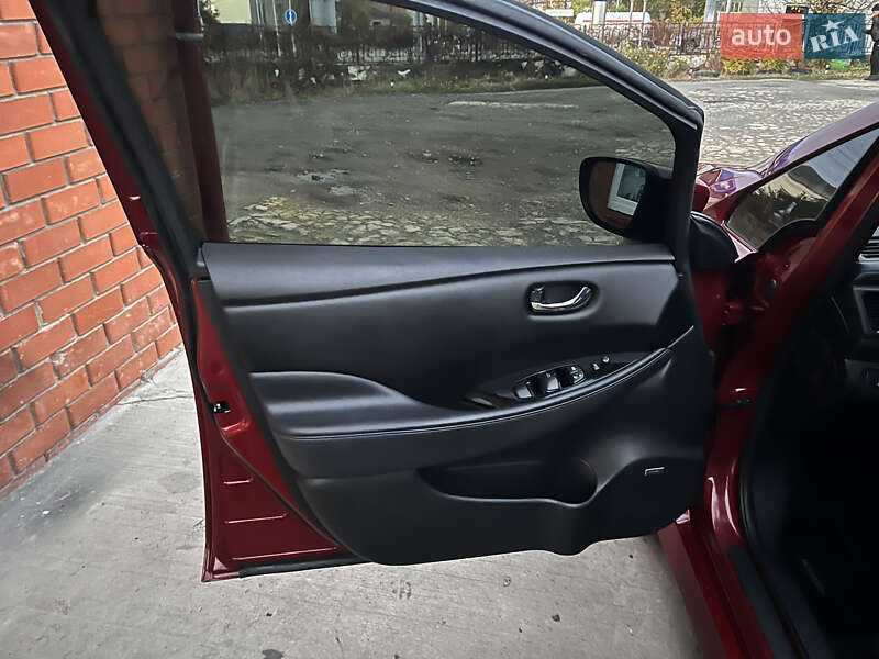 Хэтчбек Nissan Leaf 2020 в Бердичеве фото 12 Хэтчбек Nissan Leaf 2020 в Бердичеве