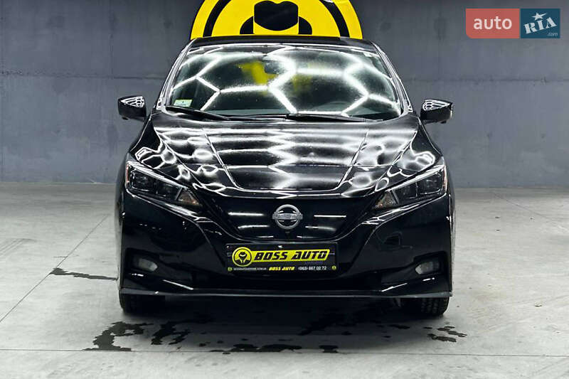 Хетчбек Nissan Leaf 2022 в Чернівцях