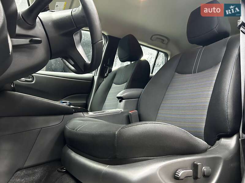 Хетчбек Nissan Leaf 2022 в Чернівцях