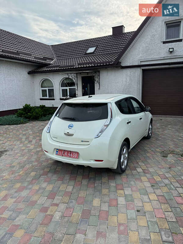 Хетчбек Nissan Leaf 2012 в Любомлі