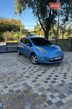 Хетчбек Nissan Leaf 2012 в Ізмаїлі