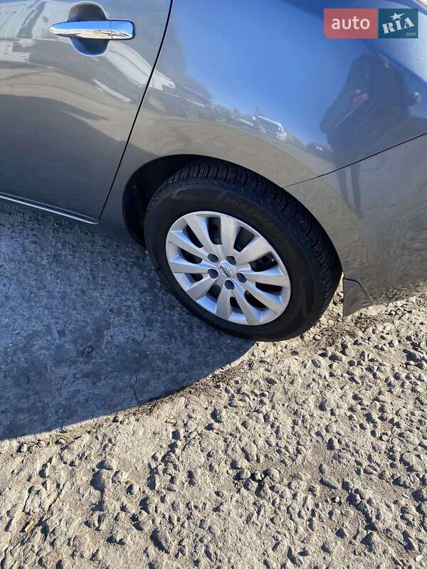 Хэтчбек Nissan Leaf 2015 в Одессе