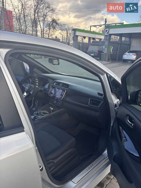 Хэтчбек Nissan Leaf 2024 в Харькове