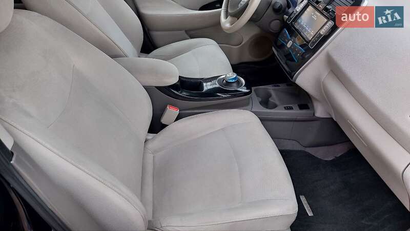 Хэтчбек Nissan Leaf 2017 в Киеве