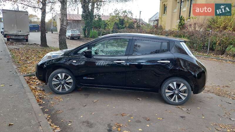 Хэтчбек Nissan Leaf 2017 в Киеве