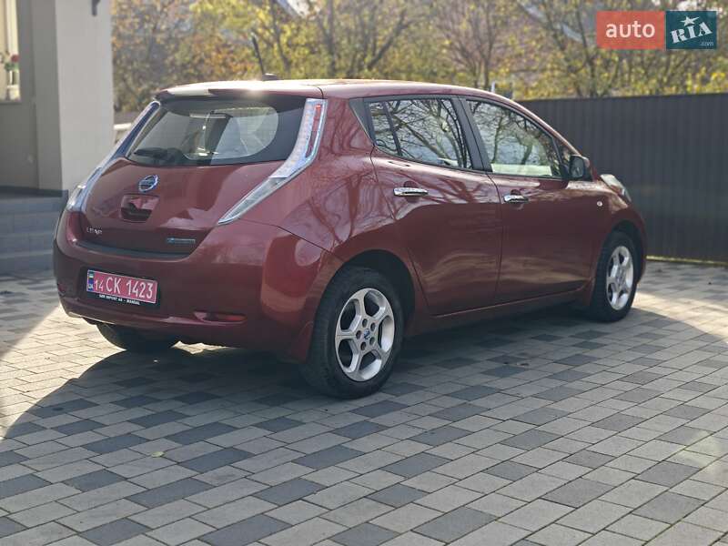 Хэтчбек Nissan Leaf 2012 в Ивано-Франковске