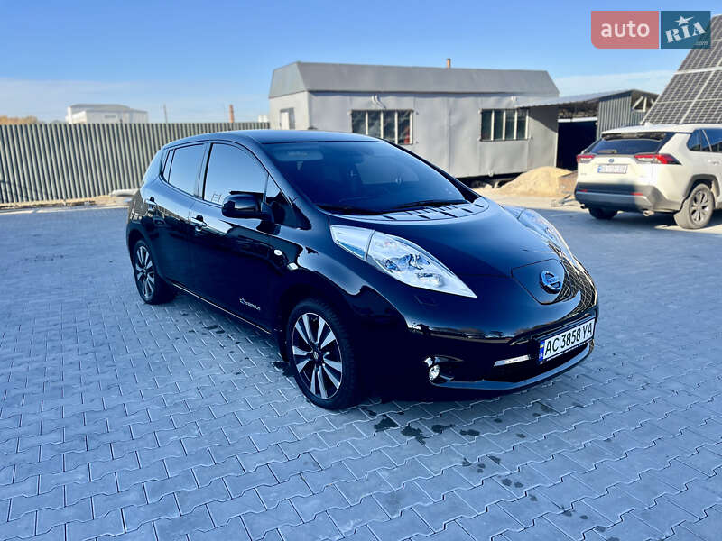 Хетчбек Nissan Leaf 2015 в Володимирі