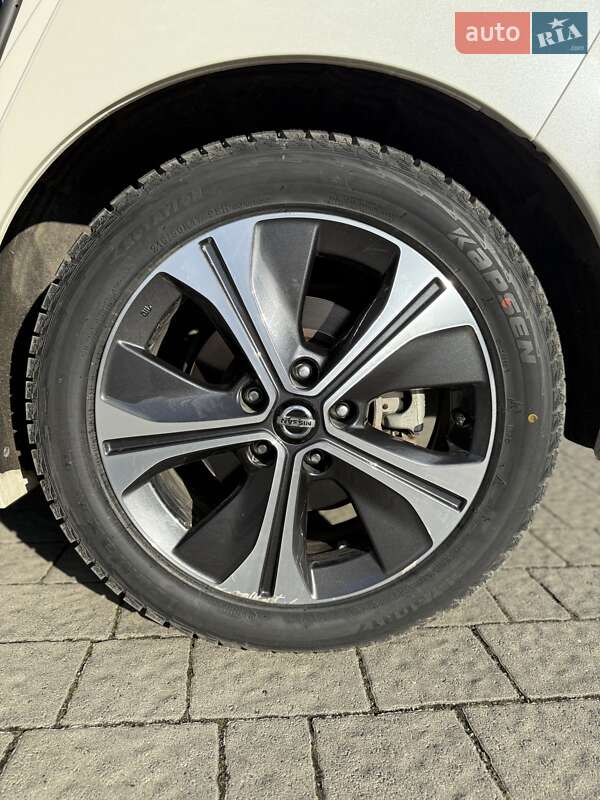 Хэтчбек Nissan Leaf 2019 в Львове