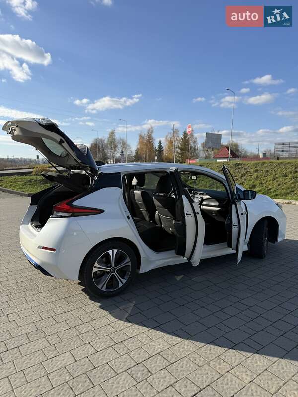 Хэтчбек Nissan Leaf 2019 в Львове