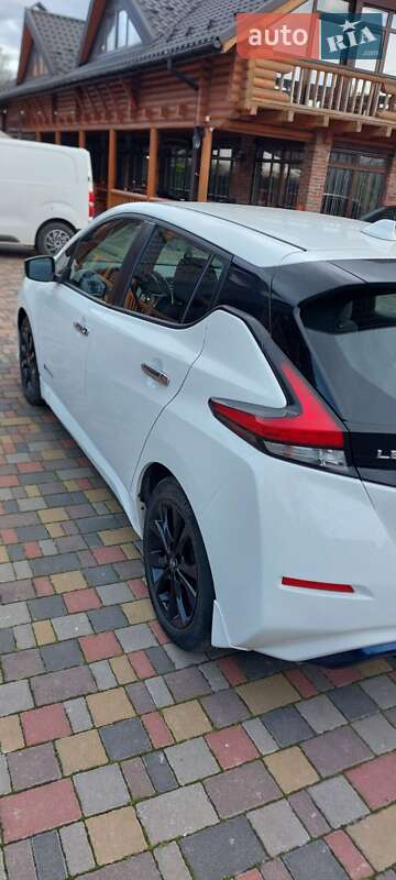 Хэтчбек Nissan Leaf 2019 в Львове