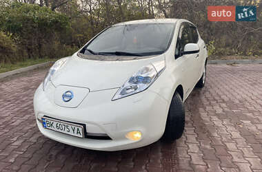 Хэтчбек Nissan Leaf 2012 в Ровно