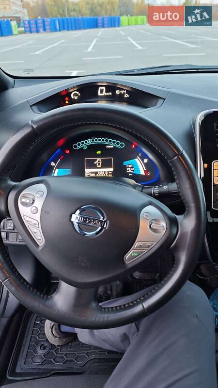 Хэтчбек Nissan Leaf 2017 в Каменец-Подольском фото 3 Хэтчбек Nissan Leaf 2017 в Каменец-Подольском