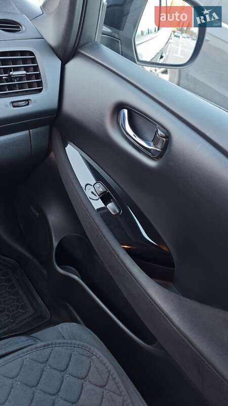 Хэтчбек Nissan Leaf 2017 в Каменец-Подольском фото 8 Хэтчбек Nissan Leaf 2017 в Каменец-Подольском