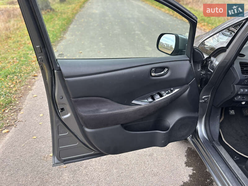 Хэтчбек Nissan Leaf 2014 в Владимире