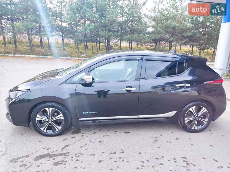 Хэтчбек Nissan Leaf 2018 в Золочеве