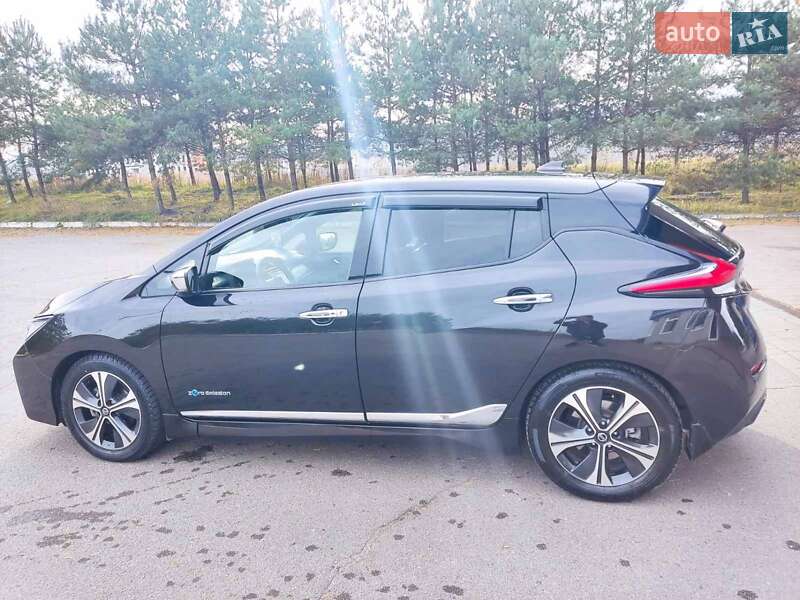 Хэтчбек Nissan Leaf 2018 в Золочеве