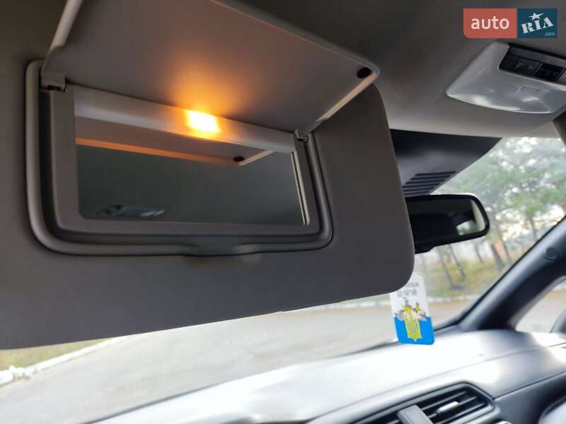 Хэтчбек Nissan Leaf 2018 в Золочеве