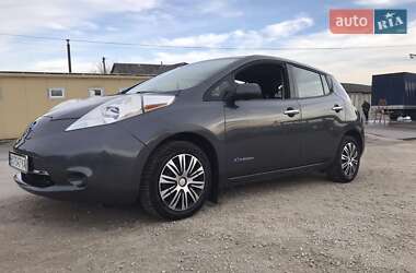 Хэтчбек Nissan Leaf 2013 в Шумске